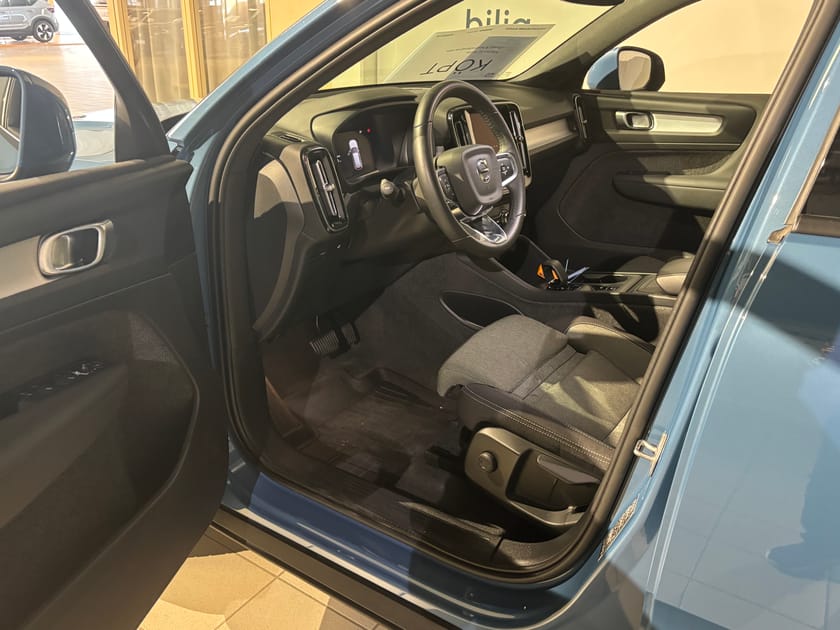 Bild 4 av Volvo XC40 B4 FWD Bensin Core SE II