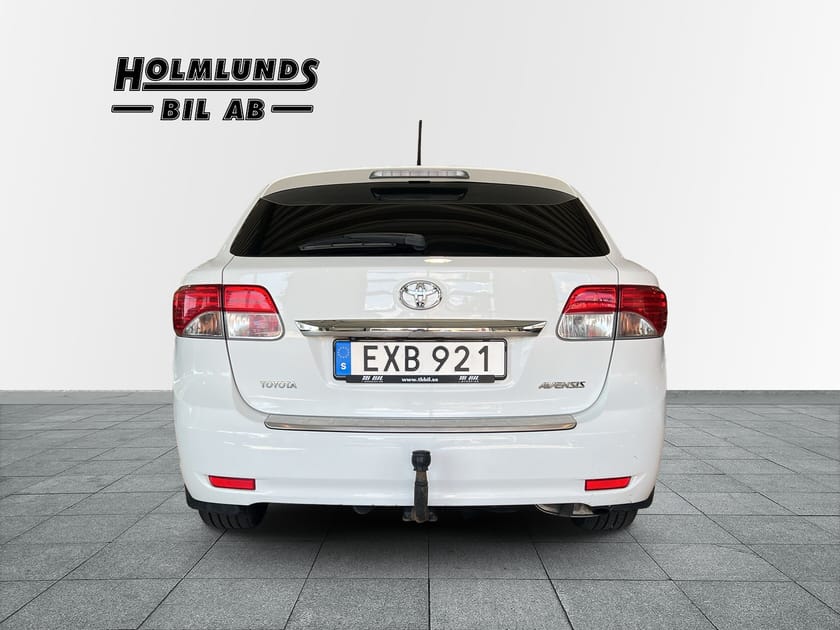 Bild 4 av Toyota Avensis Kombi 1.8  Edition 50 (147HK) drag vinterhjul