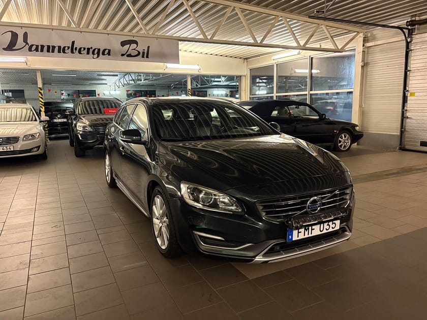 Bild 1 av Volvo V60 D5 AWD  Summum Taklucka/Navi/Skinn/ Euro 5