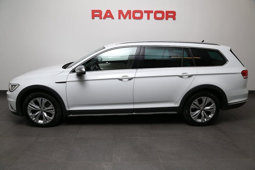Bild 3 av Volkswagen Passat Alltrack 2,0 TDI 190hk 4M Executive DSG Navi Skinn Värmare Drag
