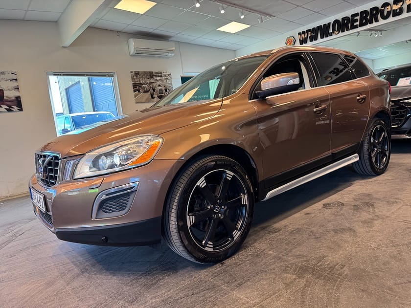 Bild 2 av Volvo XC60 D5 AWD Geartronic Summum Drag Värmare Kamrem bytt 205hk