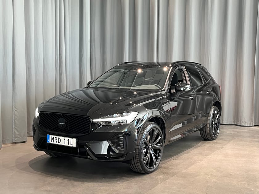 Bild 1 av Volvo XC60 T6 Plus Black Nordic Edition Lagerbil Redo För Omg Leverans