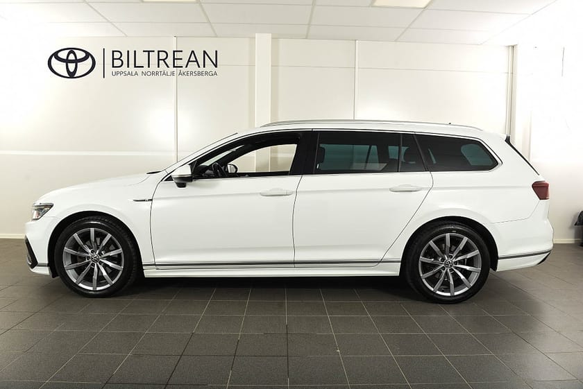 Bild 3 av Volkswagen Passat Sportscombi SC 2.0 TDI 4M GT R-line Drag Värmare Cockpit
