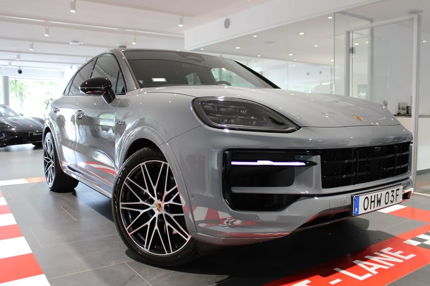 Bild 1 av Porsche Cayenne E-Hybrid Coupé BLACK EDITI