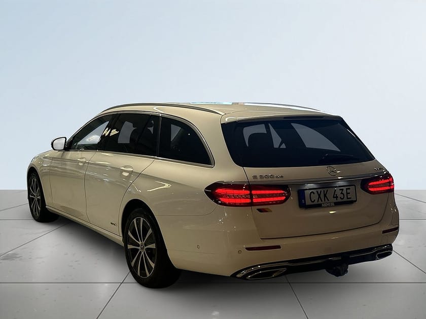 Bild 5 av Mercedes-Benz E 300 T de 4MATIC 4M Avantgarde Drag Navi Widescreen Bkamera S&V