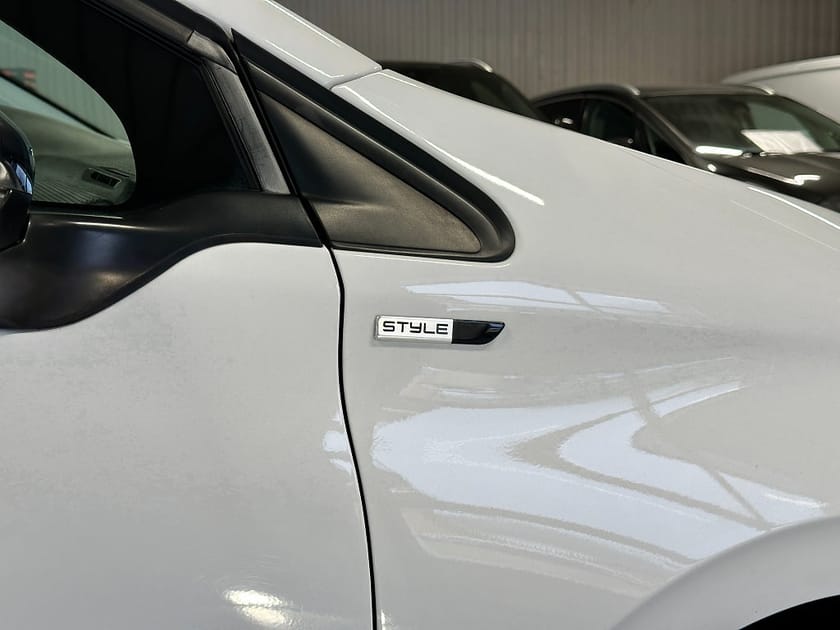 Bild 5 av Peugeot 208 5-dörrar 1.2 PureTech STYLE Euro 6 Panorama Nyservad