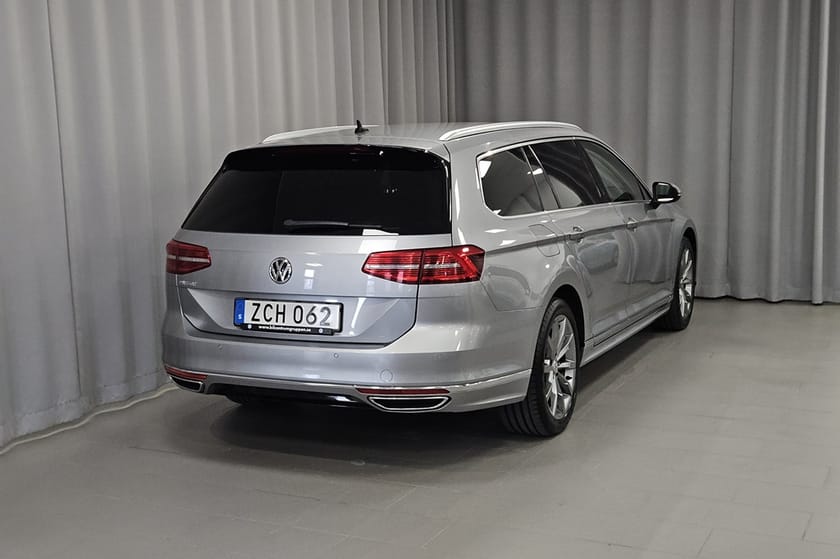 Bild 3 av Volkswagen Passat Sportscombi R-Line 2.0 TDI 4M DSG 190HK Executive Aut Drag