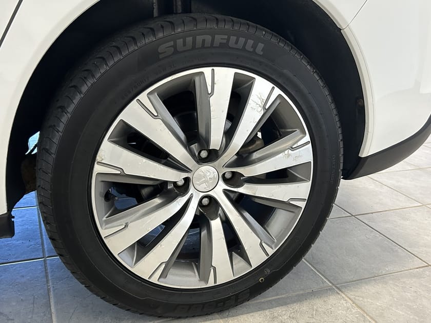 Bild 3 av Peugeot 3008 1.6 BlueHDi 120hk Aut/Drag/Nav