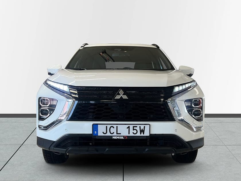 Bild 2 av Mitsubishi Eclipse Cross PHEV PLUG-IN 2.4 AWD MOMS Dragkrok Kamera CarPlay Psens S&V