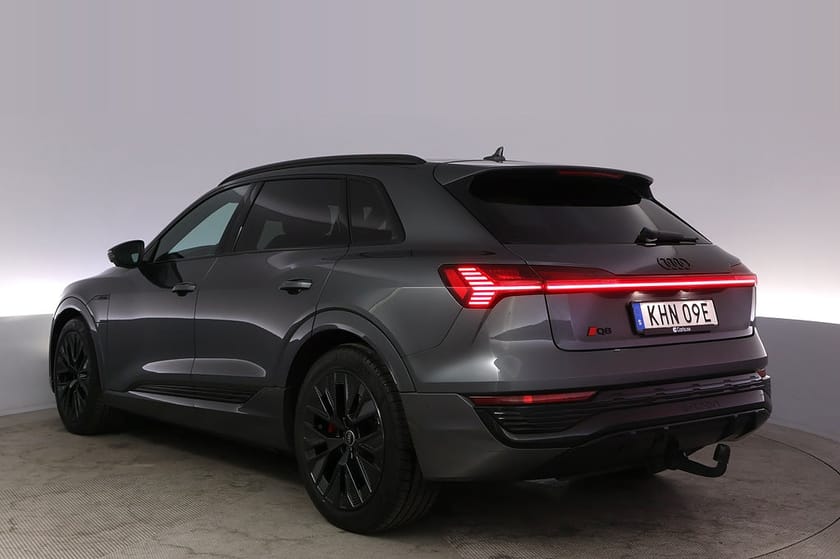 Bild 4 av Audi Q8 55 e-tron quattro S-line Pano 360 B&O Elstol Drag