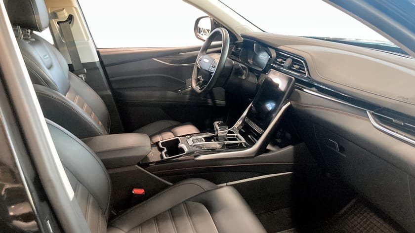 Bild 3 av Maxus Euniq 6 Laddkort värde 15.000kr ingår