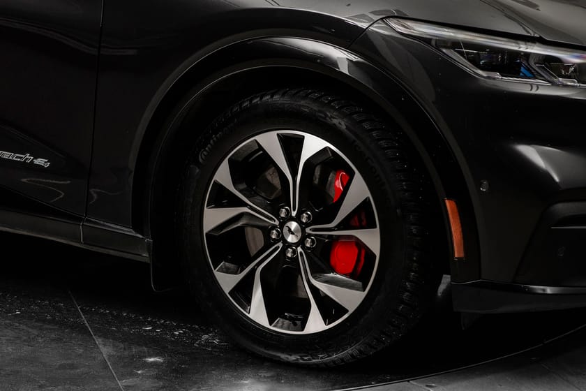 Bilde 2 av Ford Mustang Mach-E Standard Range AWD SR TEKNOPAKKE/B&O/ACC/KAM++