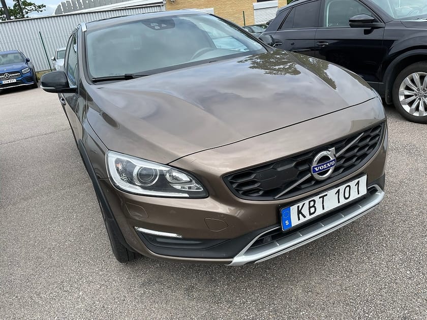Bild 2 av Volvo V60 Cross Country D4 AWD 220HK 4x4 Summum