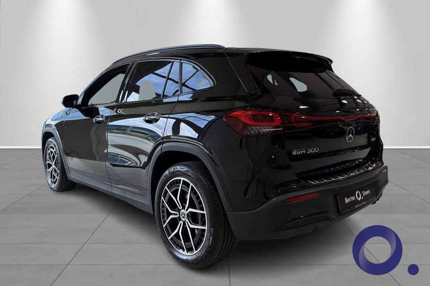 Bilde 3 av Mercedes-Benz EQA 300 4MATIC AMG / Nattpakke / Hengerfeste