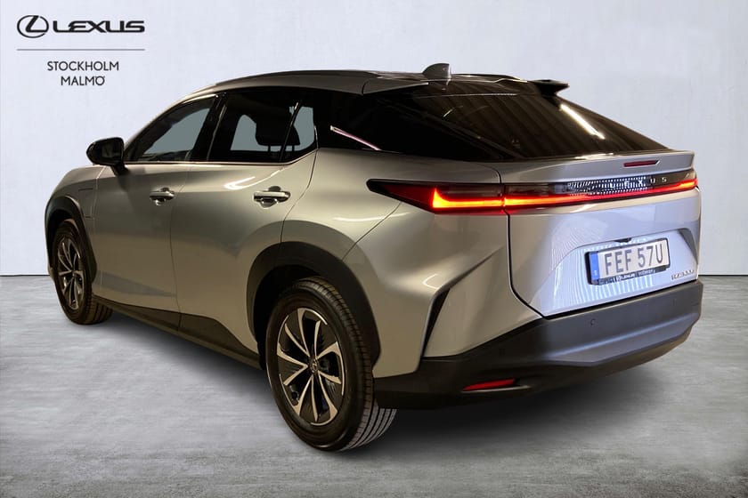 Bild 2 av Lexus RZ 300e Skinn Backkamera Navigation