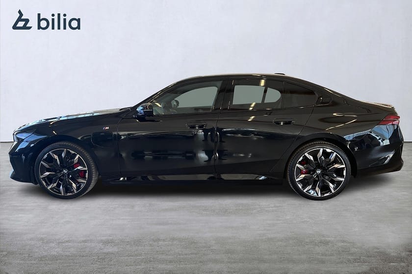 Bild 3 av BMW 550e xDrive Sedan 550 M Sport PRO Panorama Komfortstolar B&W Drag