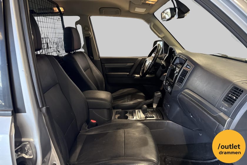 Bilde 5 av Mitsubishi Pajero 5-dørs 3.2 Di-D 4WD / Skinn /