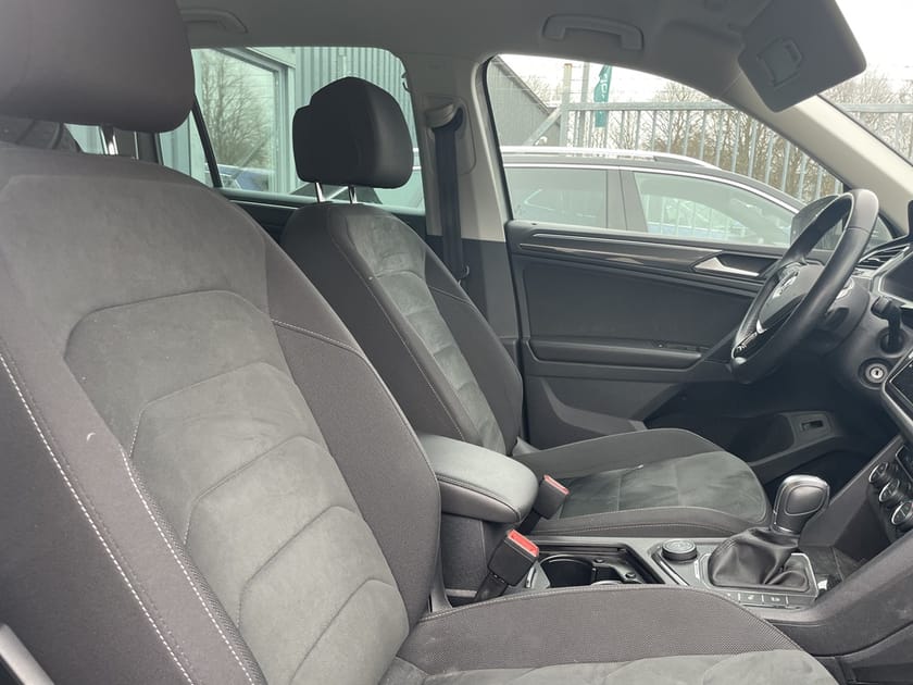 Bild 3 av Volkswagen Tiguan HIGHLINE 4MOTION 2.0 L TDI SCR 1