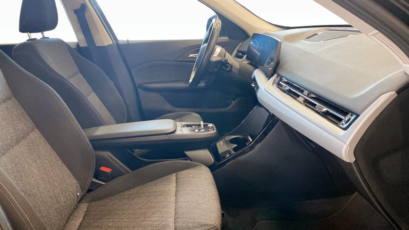 Bild 3 av BMW iX1 xDrive30 306hk Pano - Backkamera