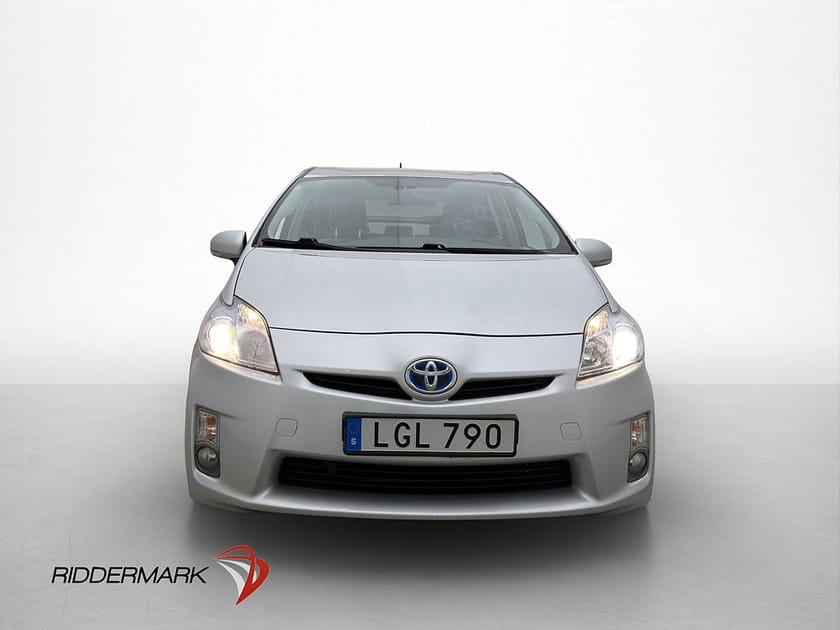 Bild 2 av Toyota Prius Hybrid CVT 136hk Farthållare Låg Skatt 0,4l/Mil