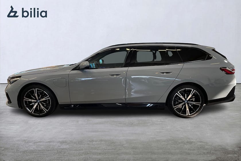 Bild 3 av BMW 530e xDrive Touring M Sport H/K Värmare 360 Kamera HUD Drag