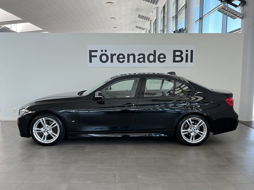 Bild 3 av BMW 330e Sedan M Sport Nav Head-Up Taklucka Backkamera