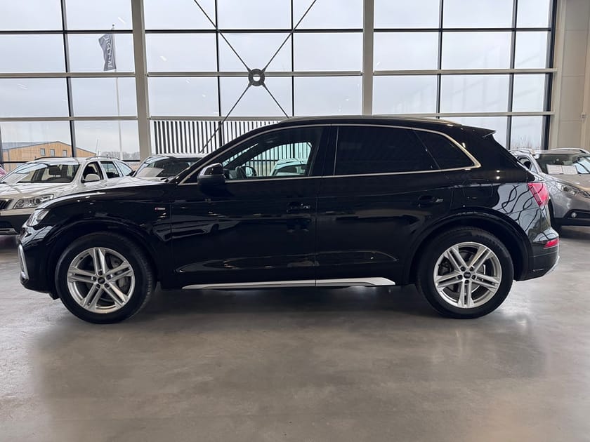 Bild 2 av Audi Q5 55 TFSI e quattro S Tronic|S-Line|Luftfj|Kamera|Moms