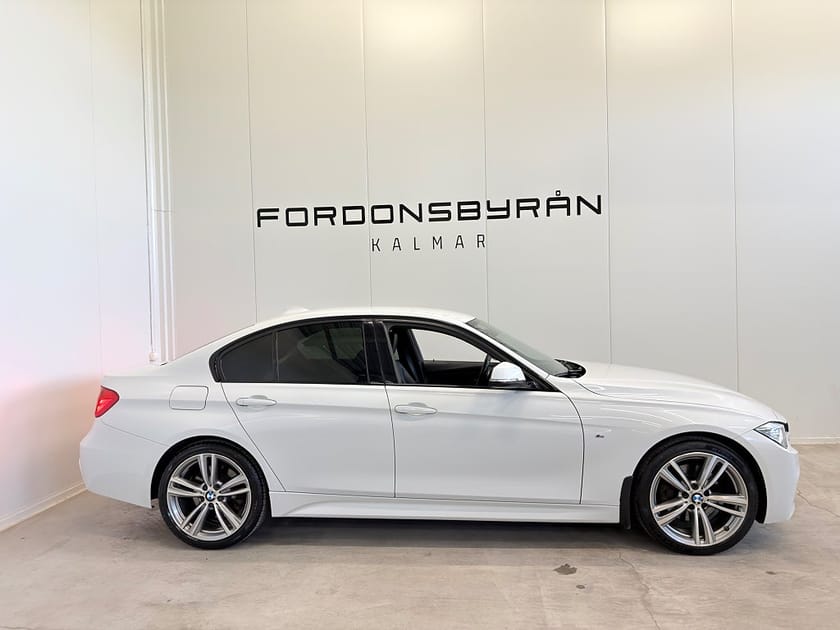 Bild 3 av BMW 330d xDrive Sedan M-Sport Shadow NaviPro Kamera Drag