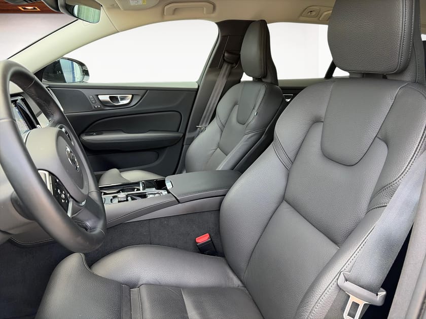 Bild 2 av Volvo V60 T6 Plus Dark Edition
