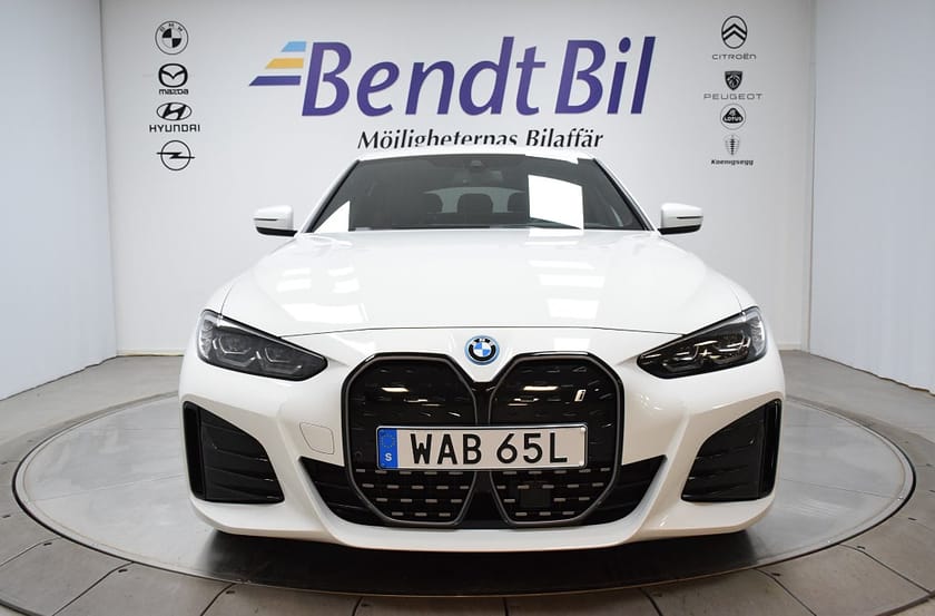 Bild 3 av BMW i4 eDrive40 Gran Coupé M Sport | Adaptiv fh. | Dragkrok | Rattvärme