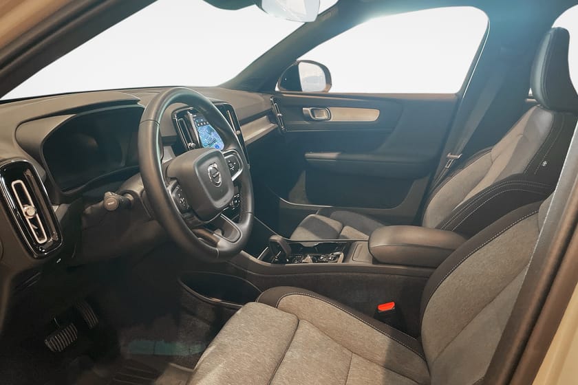 Bild 5 av Volvo XC40 B3 FWD Bensin Plus Dark