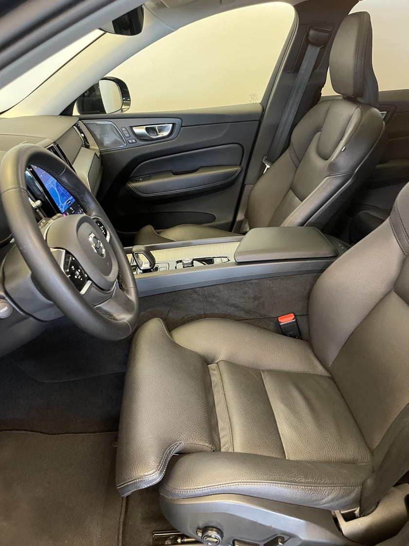 Bild 5 av Volvo XC60 Recharge T6 Plus Dark Edition / Läder / 21" hjul / Harman Kardon /