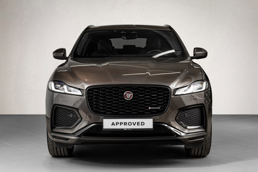 Bilde 4 av Jaguar F-Pace P400e PHEV SE R-Dynamic Hengerfeste, Black Pack, Panorama++