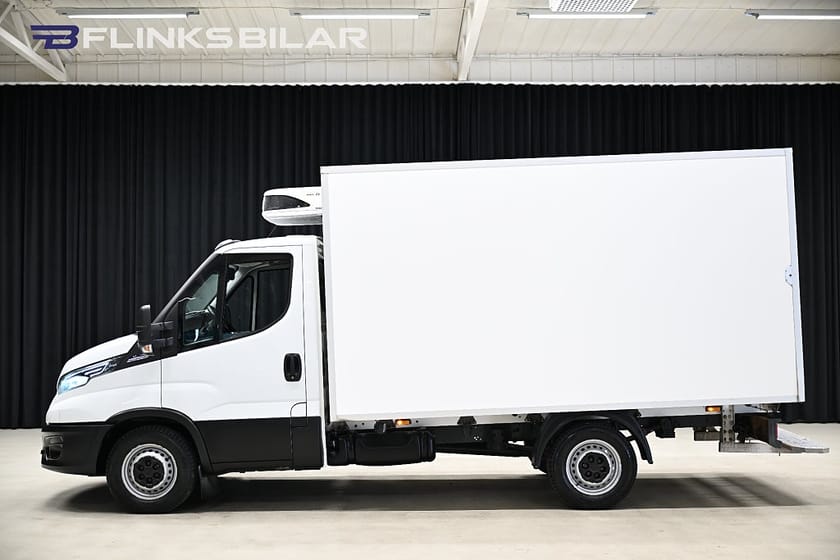 Bild 2 av Iveco Daily 35-140 Chassi Cab 136HK Automat|Volymskåp|Kylbil|Nattkyla|Leasbar|SeUtr!