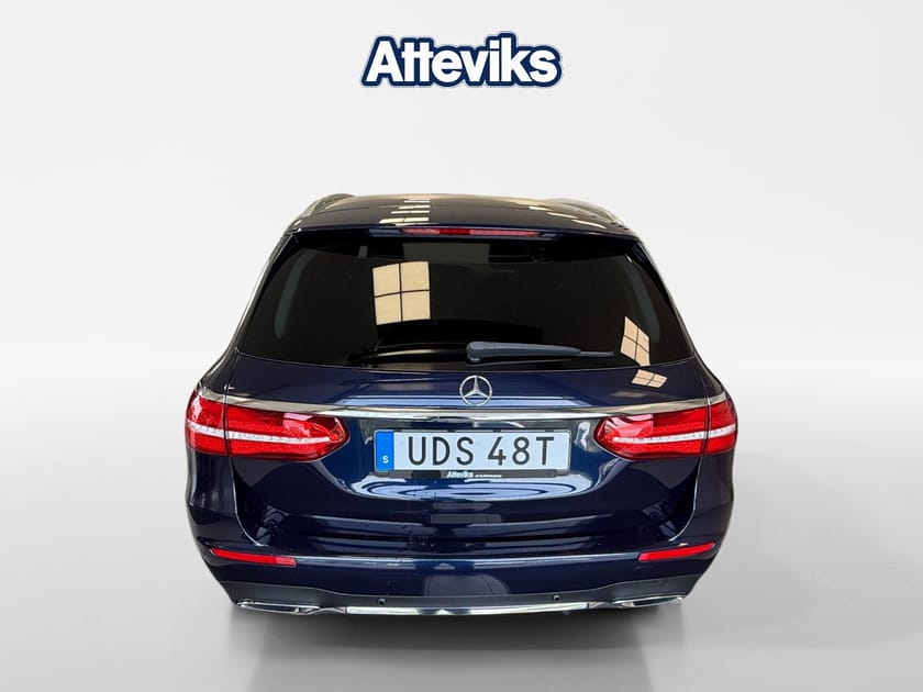 Bild 4 av Mercedes-Benz E 220 T d 4MATIC AMG 194hk *Navi/Panoglastak/Elstolar*