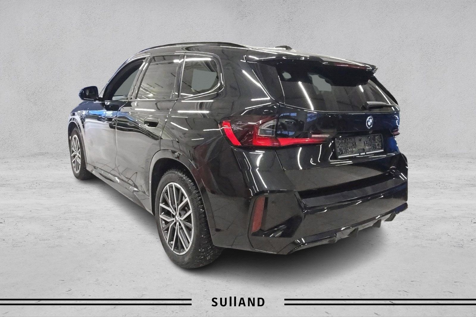 Thumnail bilde 2 av BMW iX1 xDrive30
