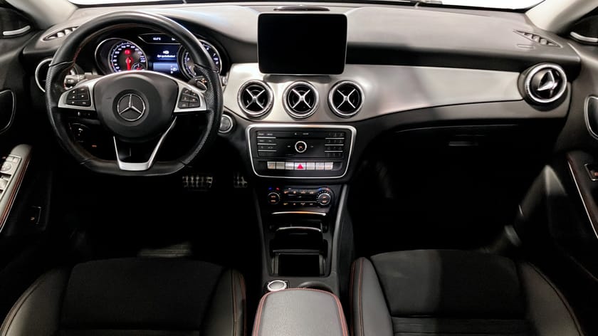 Bild 4 av Mercedes-Benz CLA 200 AMG Euro 6 156hk Harman K Pano