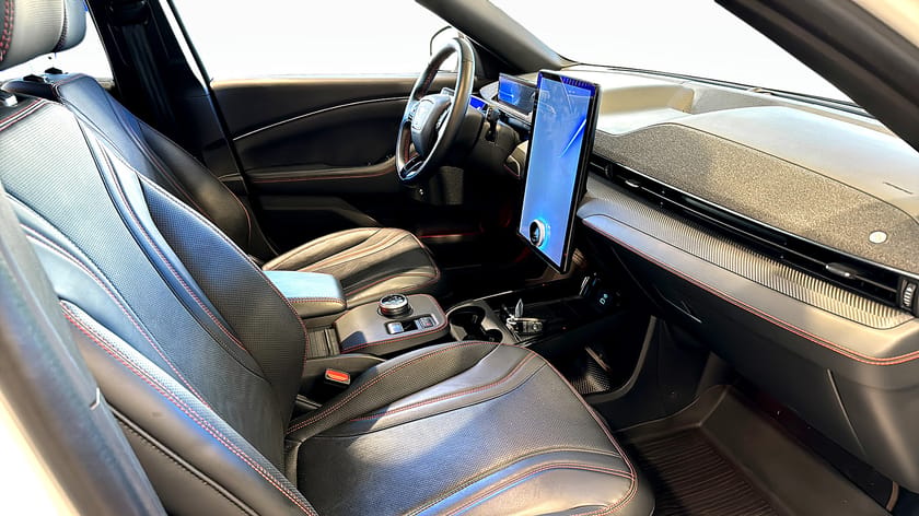 Bild 3 av Ford Mustang Mach-E Standard Range AWD SR AUT Teknikpaket