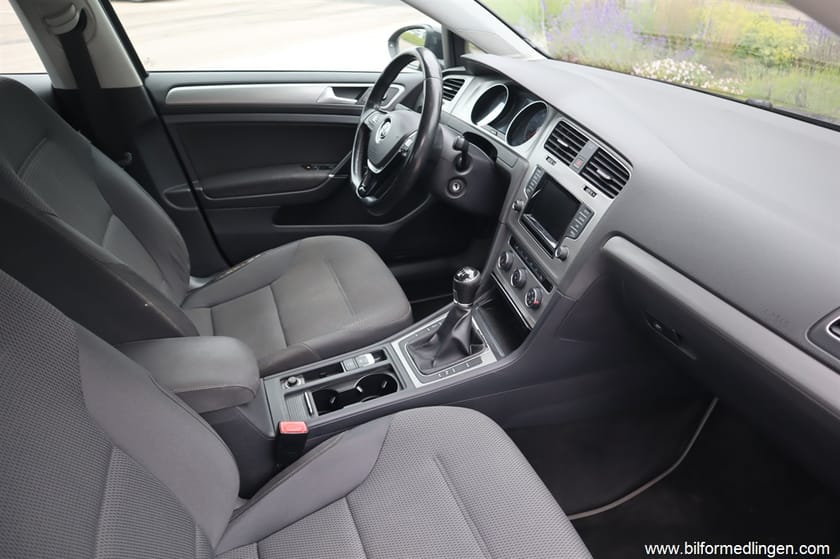 Bild 4 av Volkswagen Golf 1.4 TSI BMT MultiFuel 5-door 122hk Farthållare AC Svensksåld