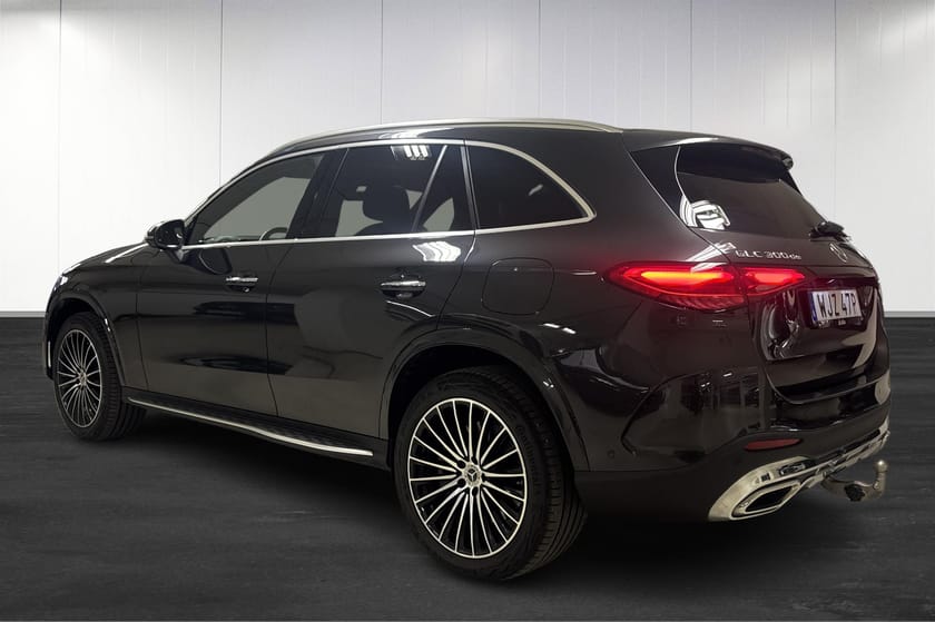 Bild 3 av Mercedes-Benz GLC 300 d e 4MATIC /Premium+/Drag/Panorama/Head-Up/P. Värmare