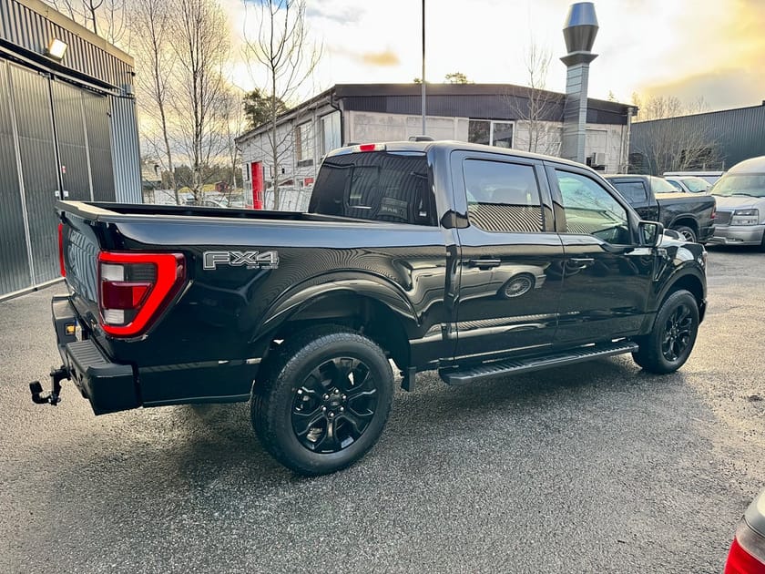 Bild 2 av Ford F-150 SuperCrew Lariat 5.0 V8 4x4 LÅG SKATT!