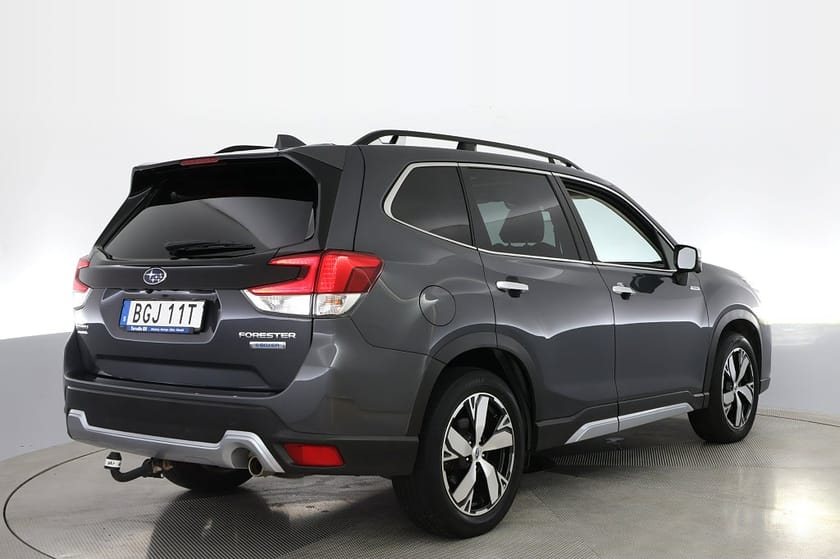 Bild 5 av Subaru Forester e-Boxer XFuel 2.0 Summit H/K Taklucka B-Kam Navi Skinn