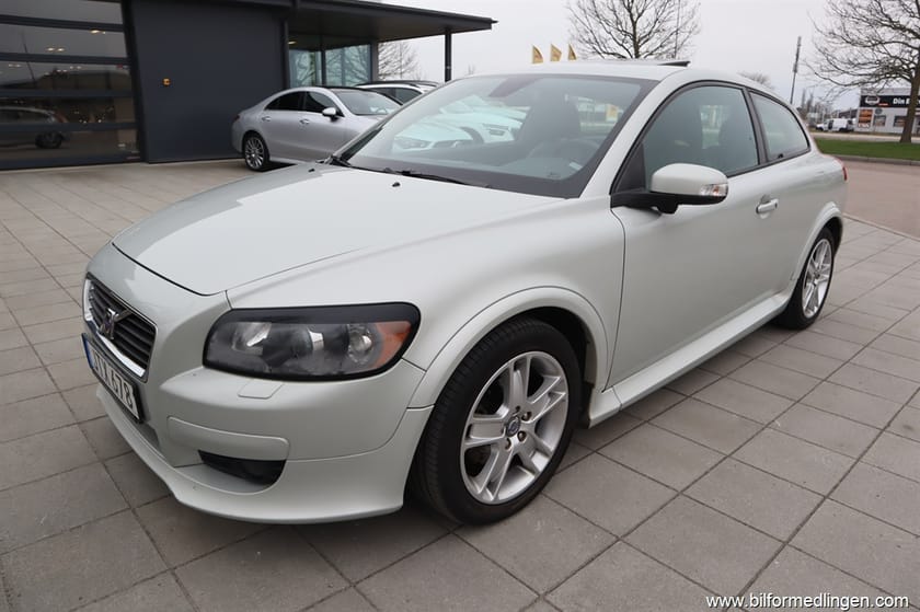 Bild 2 av Volvo C30 1.6D DRIVe FWD 109hk Summum Taklucka Skinn
