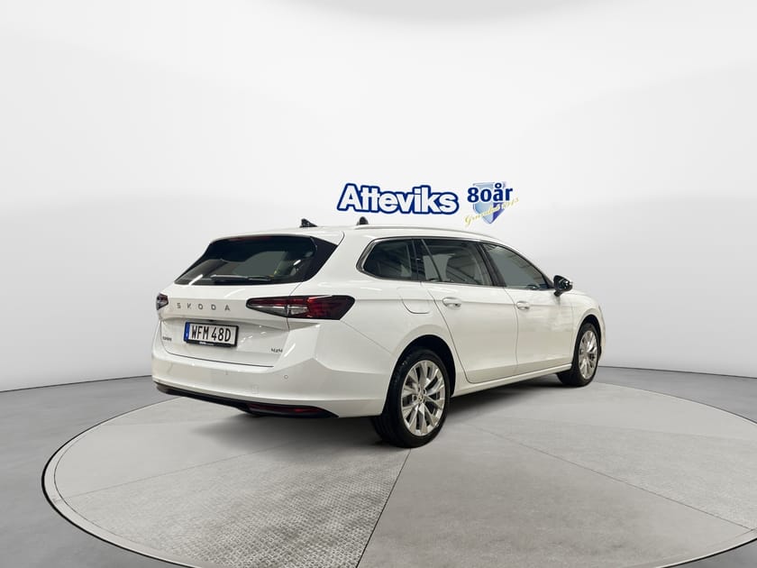 Bild 3 av Škoda Superb Kombi 193 hk TDI Backkamera/Adaptiv Farthållare/Drag