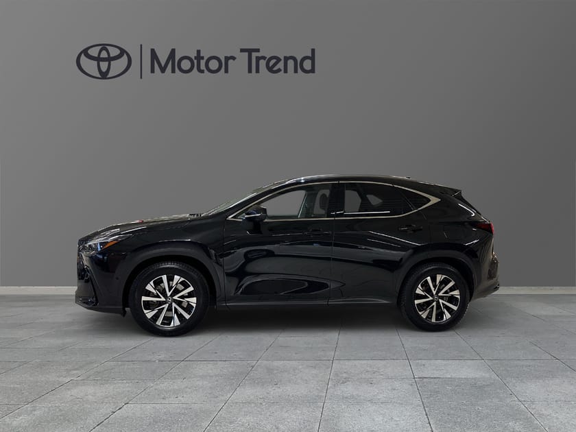 Bild 3 av Lexus NX 450h+ LUXURY ML PANORAMA DRAG VINTERHJUL