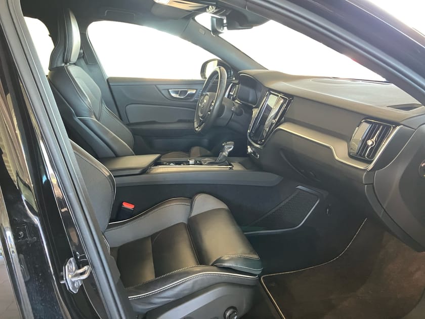 Bild 4 av Volvo V60 D3 R-Design | 360° | HUD | NAVI | Klimatpaket |