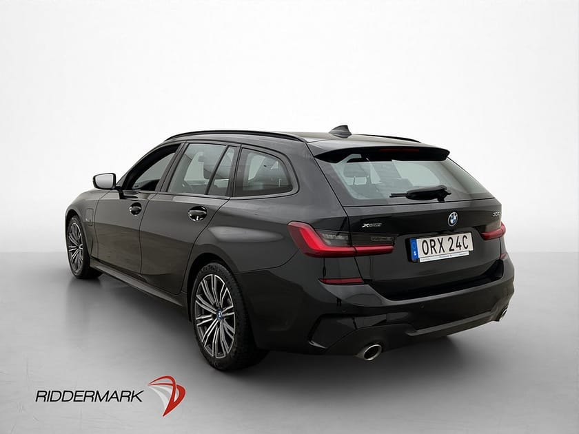 Bild 5 av BMW 330e xDrive Touring Pano 0,19l/mil MOMS M-Sport Navi Kamera