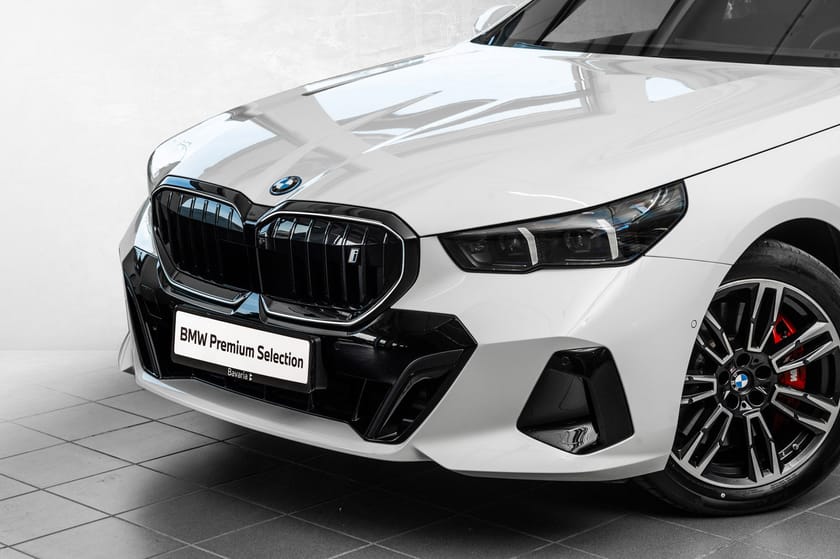 Bilde 2 av BMW i5 xDrive40 Touring Fully Charged Premium E (K)