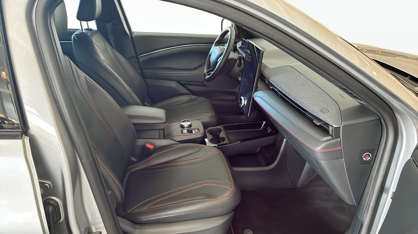 Bild 3 av Ford Mustang Mach-E Standard Range AWD Mach 269hk
