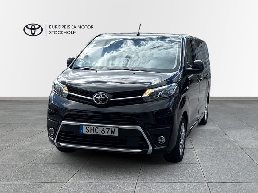 Bild 1 av Toyota Proace Verso 2,0 D-4D 180 HK SHUTTLE LONG 9-SITS VINTERHJUL MOMS